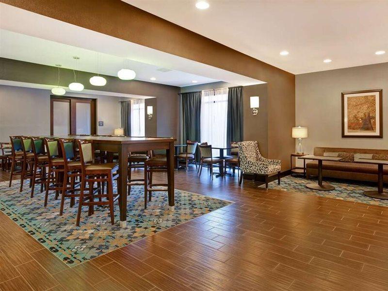 Hampton Inn Dekalb - Near The University Extérieur photo