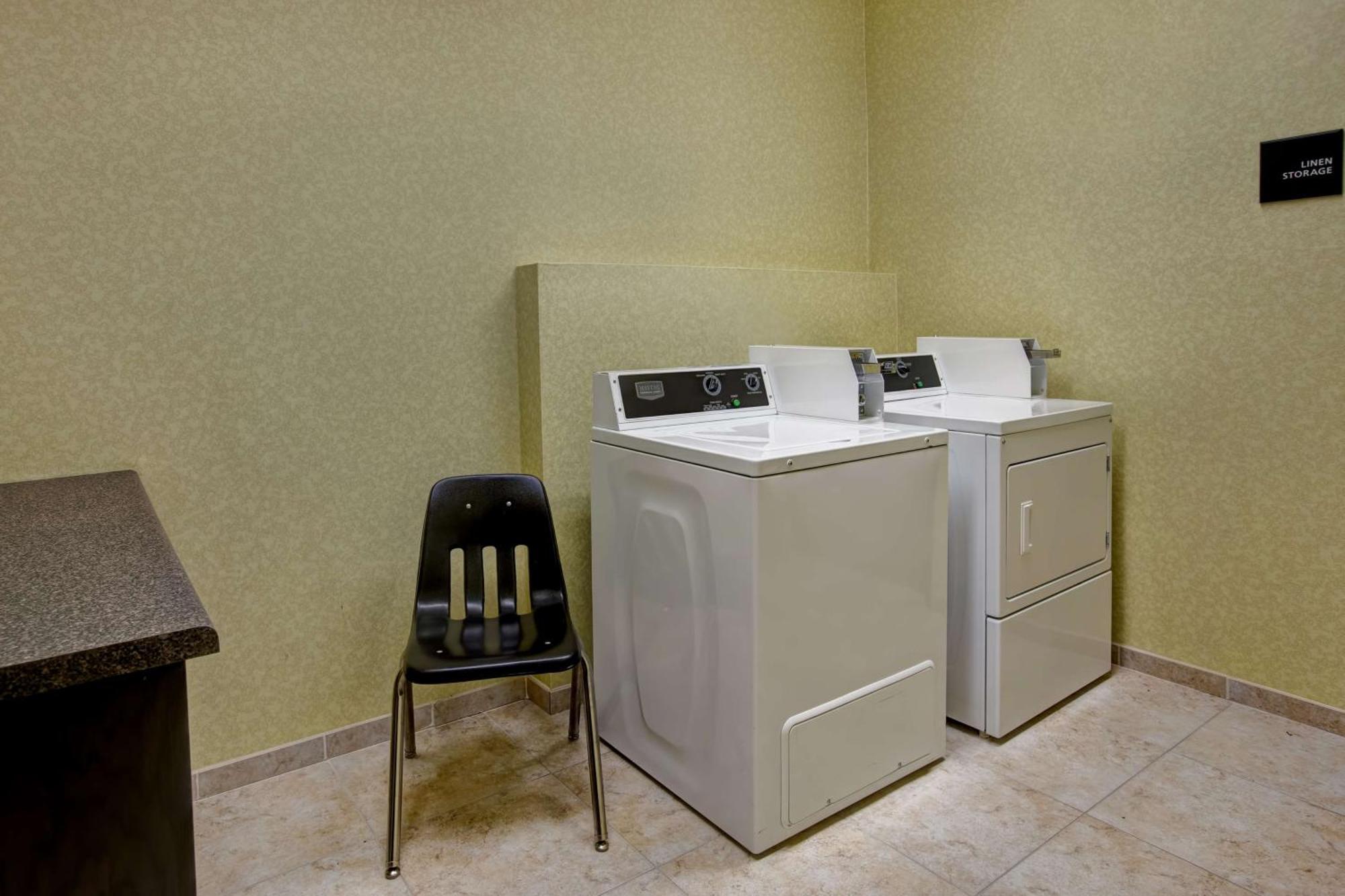 Hampton Inn Dekalb - Near The University Extérieur photo
