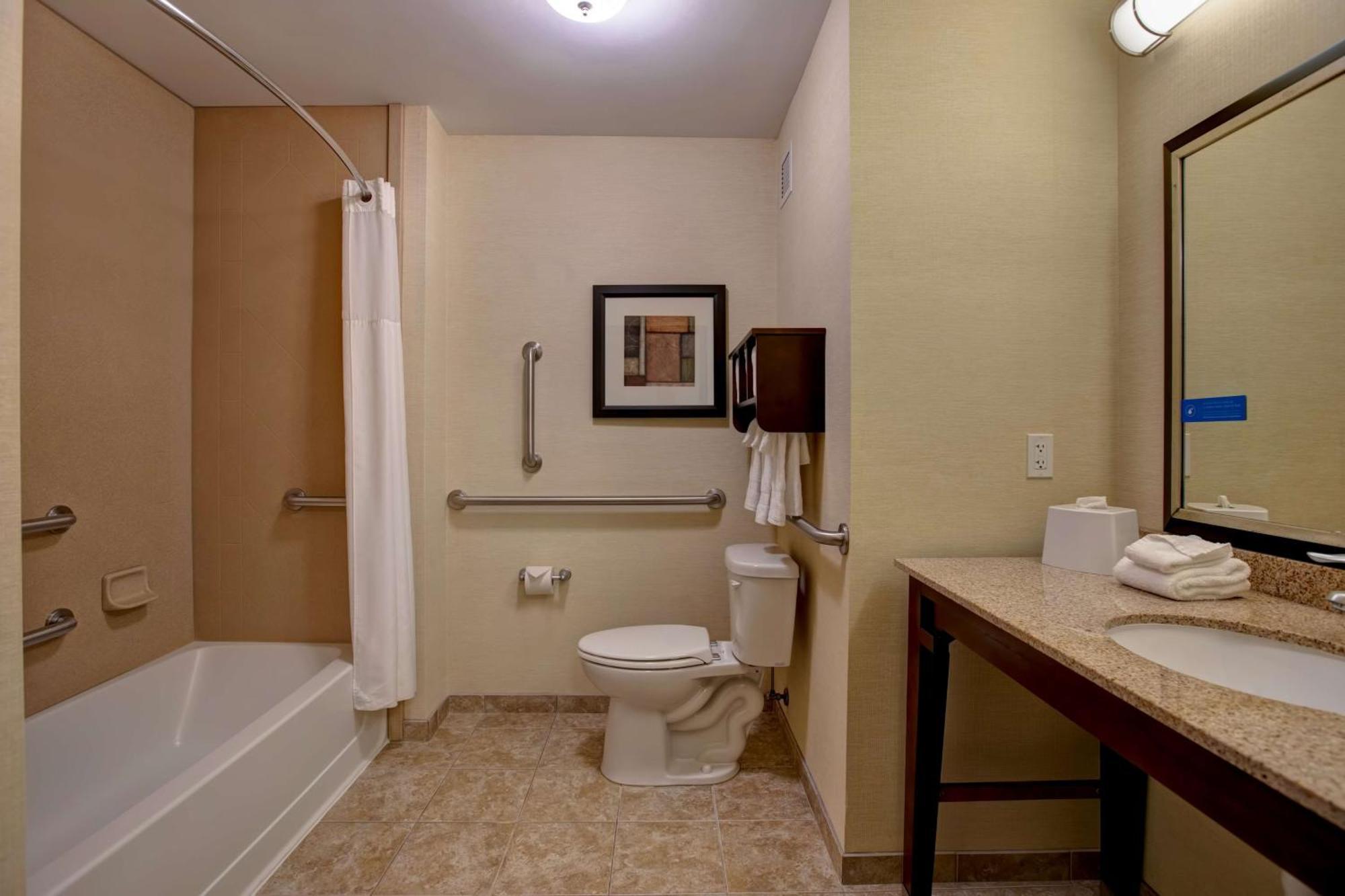 Hampton Inn Dekalb - Near The University Extérieur photo