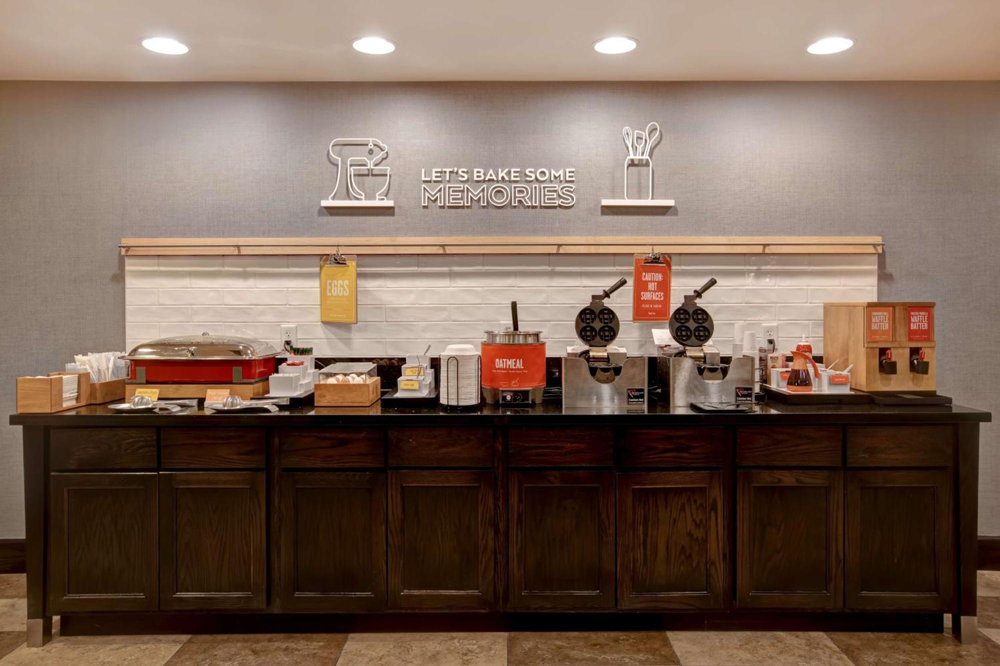 Hampton Inn Dekalb - Near The University Extérieur photo