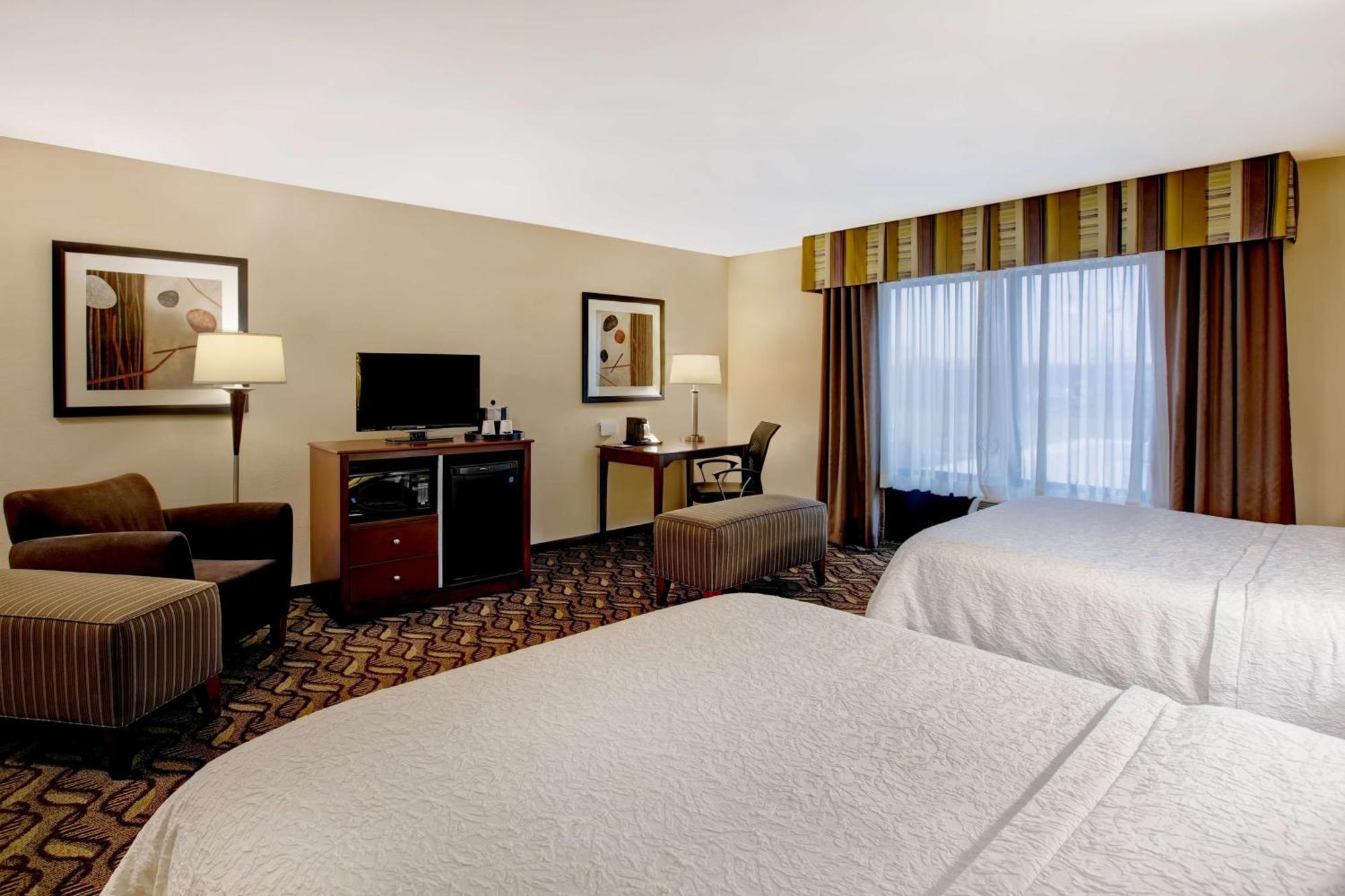Hampton Inn Dekalb - Near The University Extérieur photo