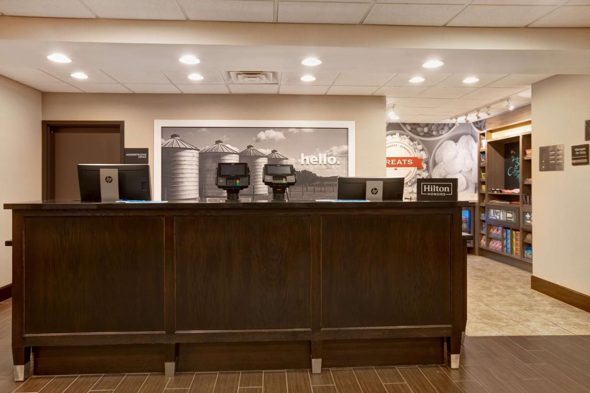 Hampton Inn Dekalb - Near The University Extérieur photo