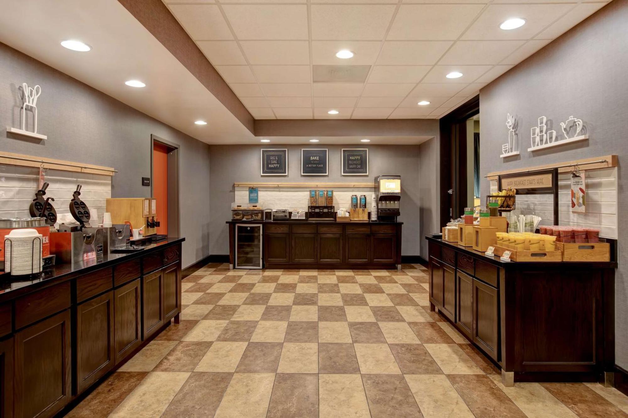 Hampton Inn Dekalb - Near The University Extérieur photo